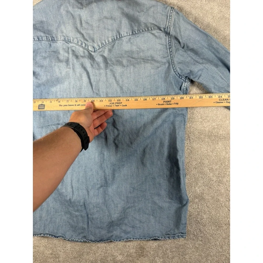 Levis Mens Relaxed Fit Western Denim Shirt Medium Wash Pearl Snap Blue Medium